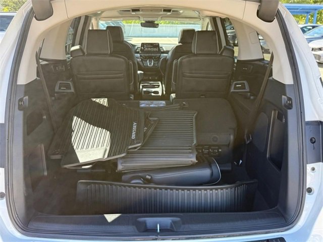 Certified 2025 Honda Odyssey Touring image 4