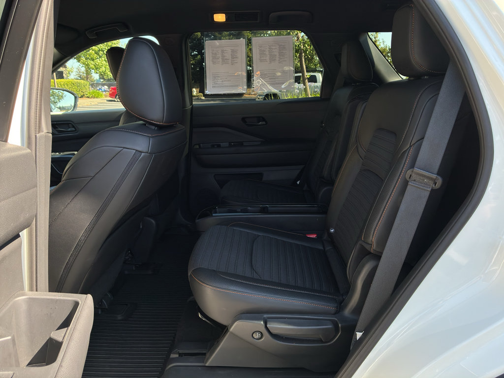 Used 2025 Nissan Pathfinder Rock Creek AWD/4WD image 38