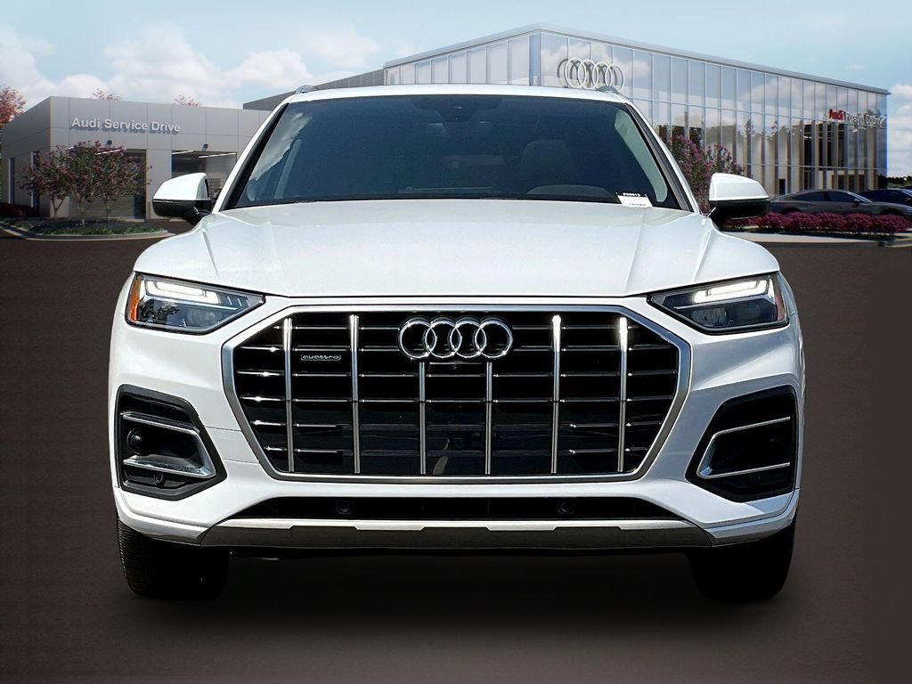 Used 2023 Audi Q5 2.0T Premium Plus w/ Premium Plus Package AWD/4WD image 2