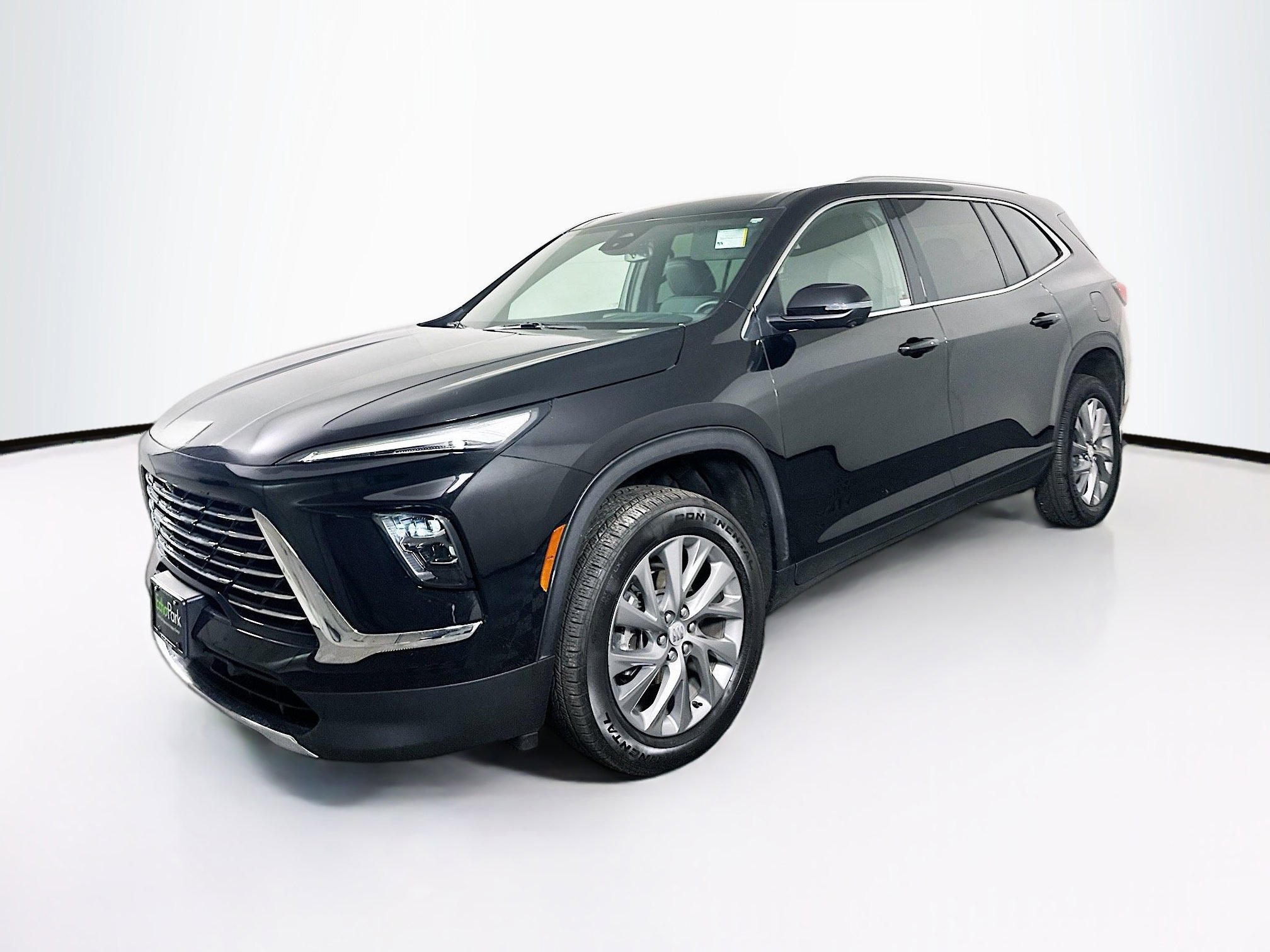 Used 2025 Buick Enclave Preferred image 3