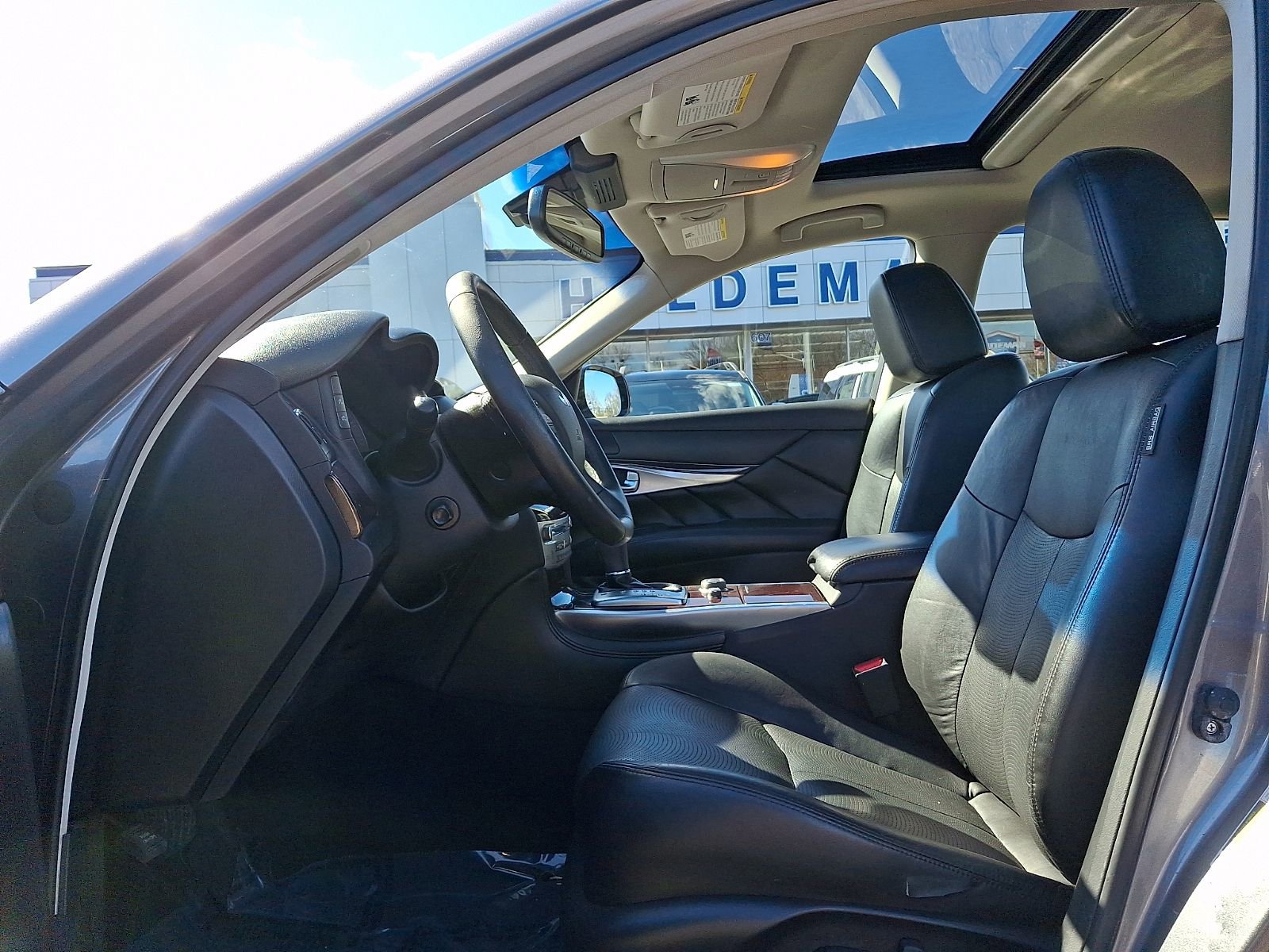 Used 2017 INFINITI Q70 L 3.7 image 14