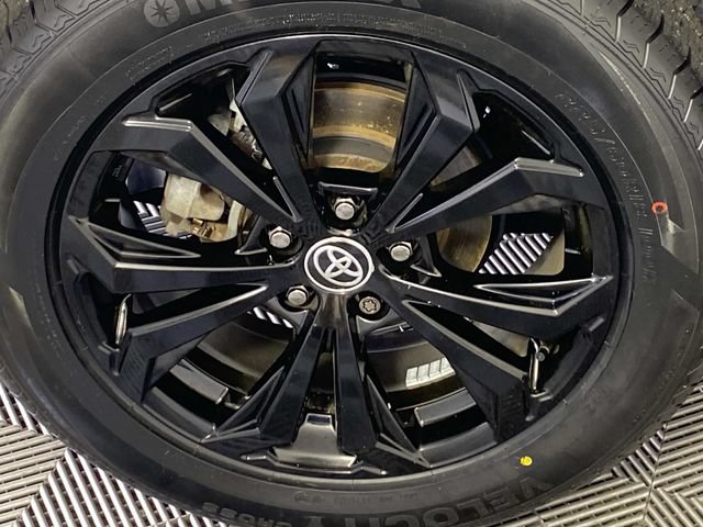 Used 2022 Toyota RAV4 XSE AWD/4WD image 25