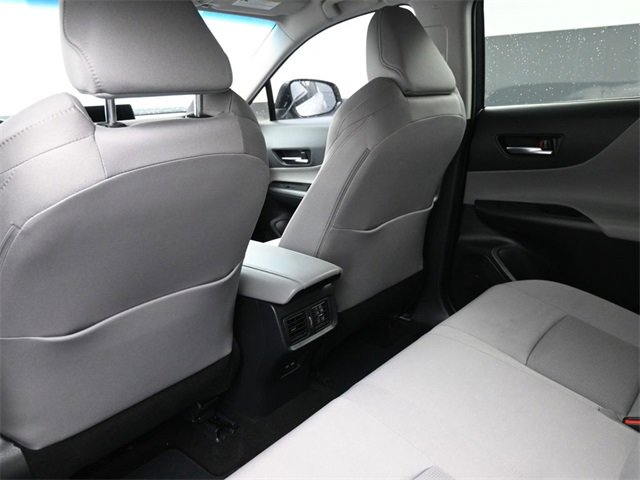 Used 2024 Toyota Venza LE image 2