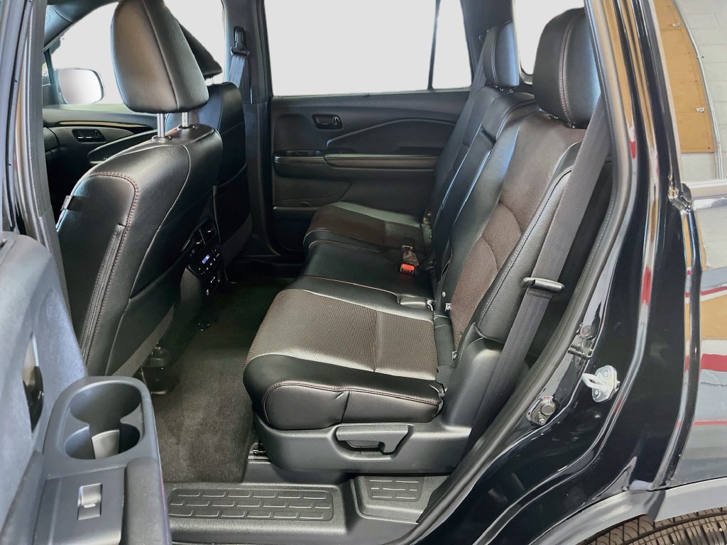 Used 2025 Honda Passport Black Edition image 26