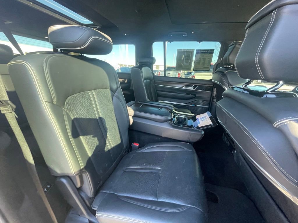 Used 2022 Jeep Grand Wagoneer Series II image 26