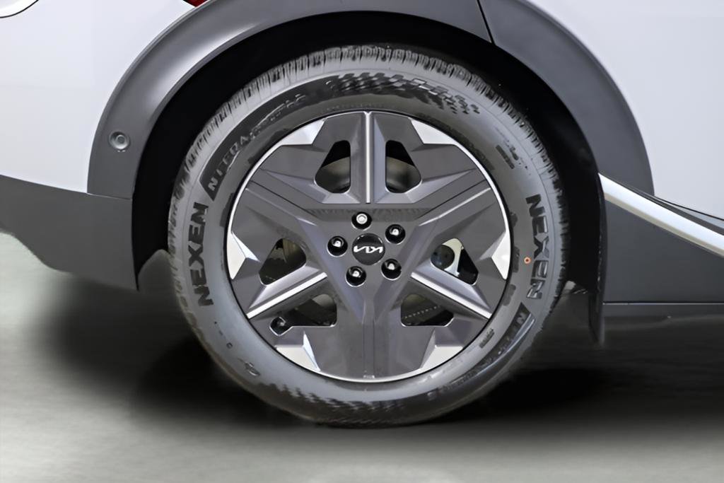 New 2025 Kia EV6 Light w/ Light LR Technology Package image 9