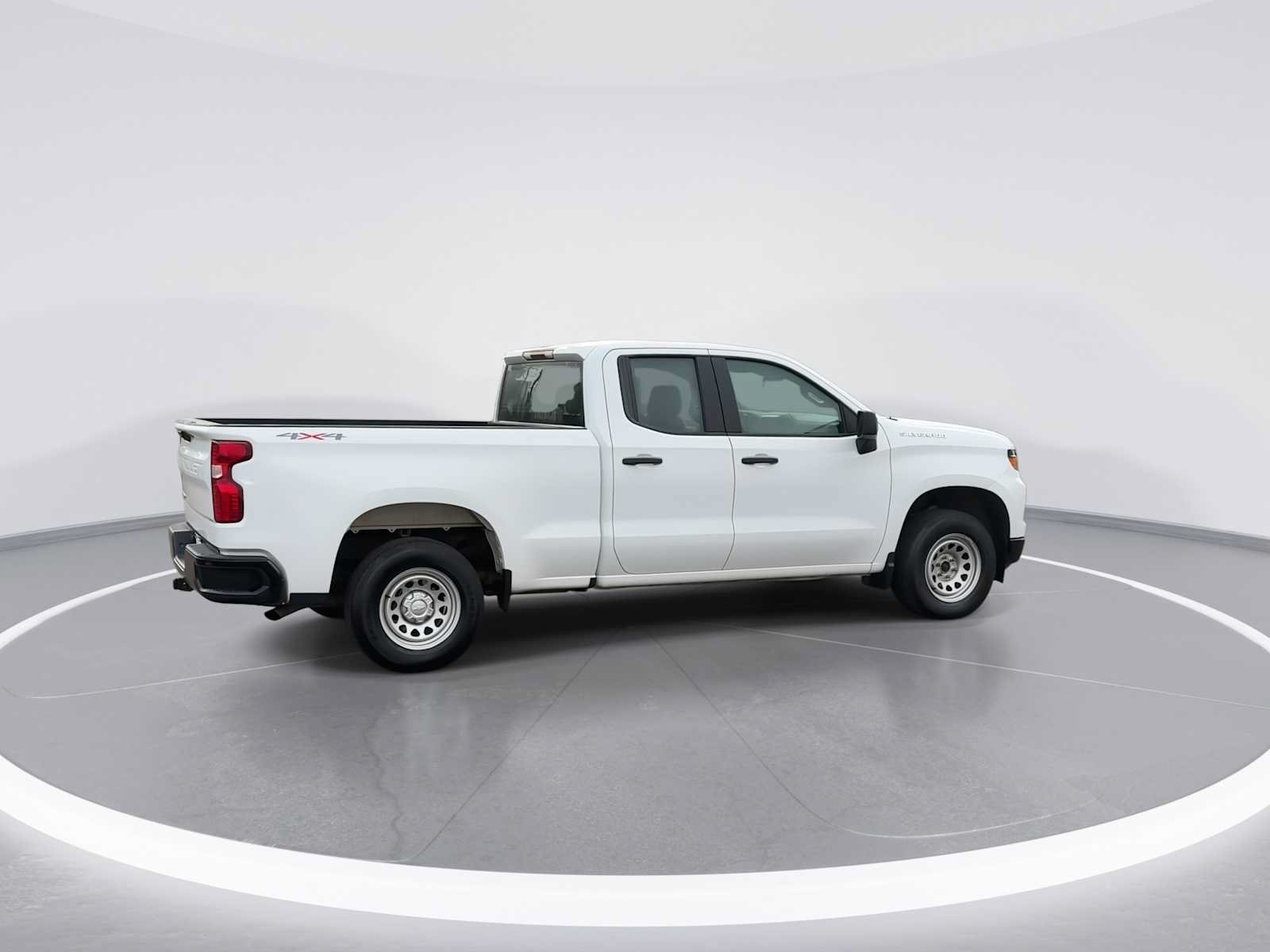 Used 2023 Chevrolet Silverado 1500 W/T w/ Trailering Package AWD/4WD image 8