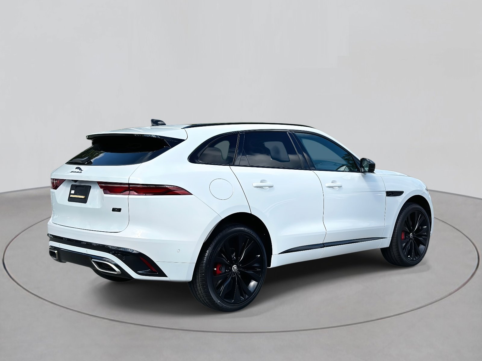 New 2026 Jaguar F-PACE R-Dynamic S image 4