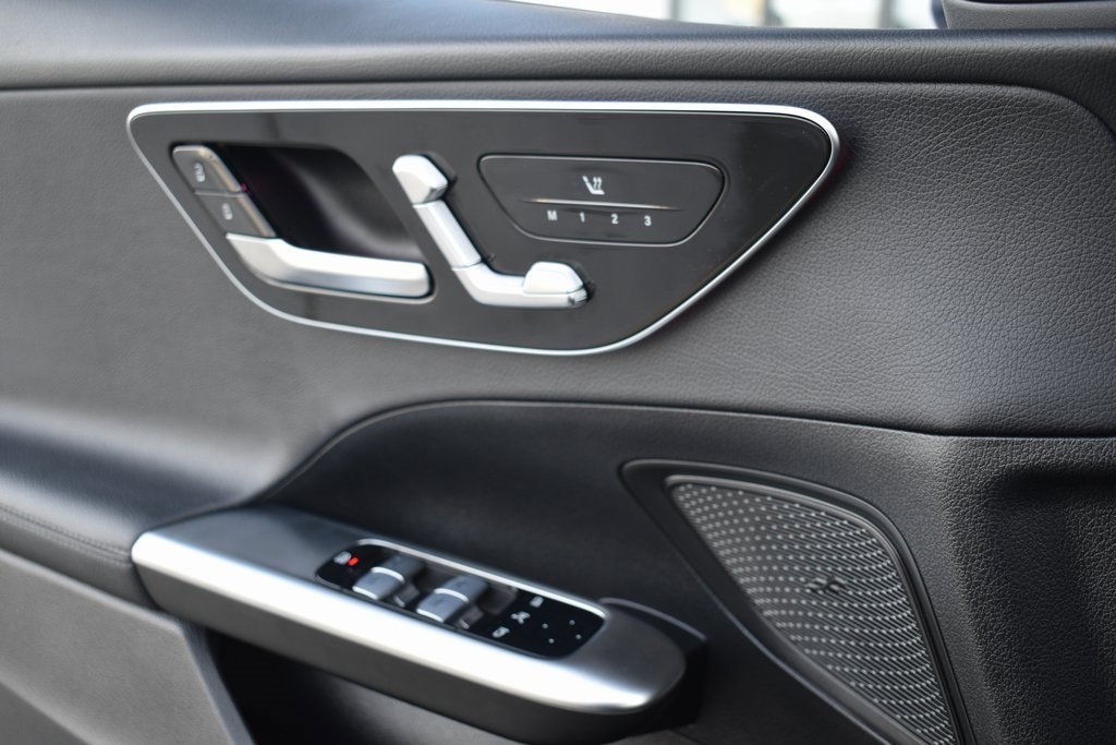 Used 2022 Mercedes-Benz C 300 Sedan image 10