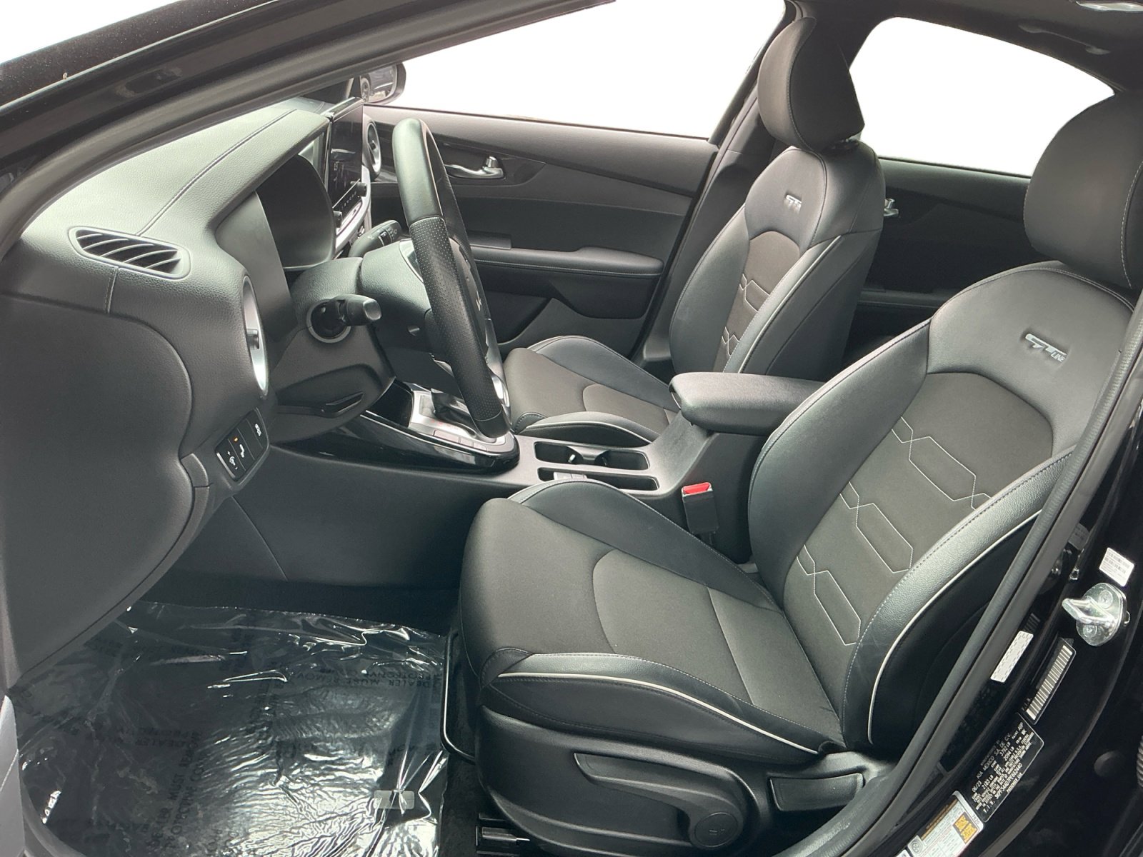 Used 2023 Kia Forte GT-Line w/ GT-Line Premium Package FWD image 9