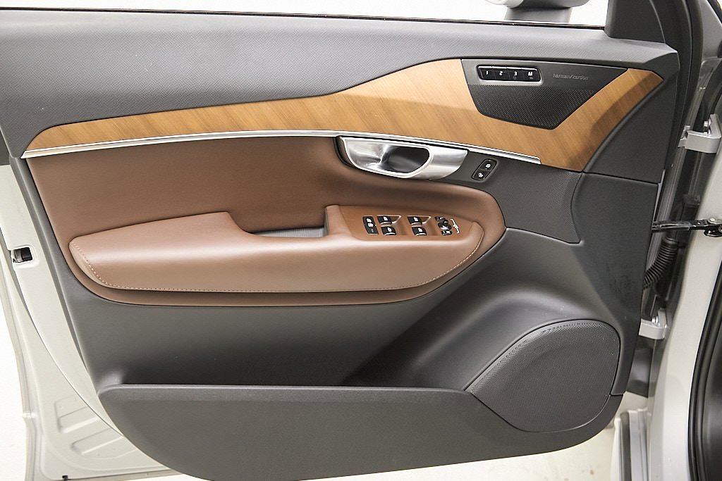 Certified 2023 Volvo XC90 B6 Plus w/ Protection Package Premier image 10