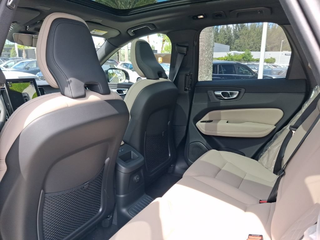 New 2026 Volvo XC60 T8 Plus w/ Protection Package Premier AWD/4WD image 5