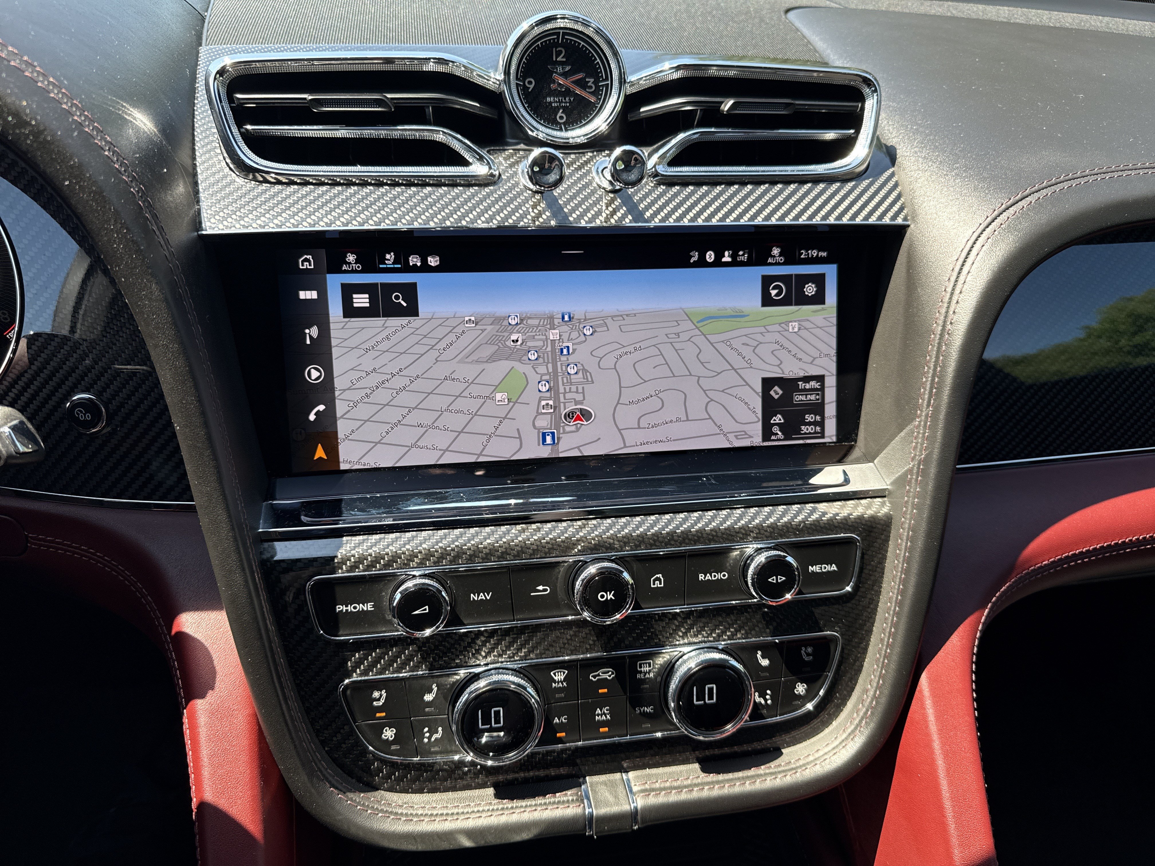 Used 2022 Bentley Bentayga AWD/4WD image 22