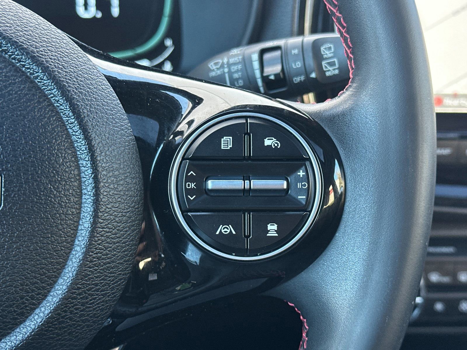 Used 2023 Kia Soul GT-Line w/ GT-Line Technology Package FWD image 28