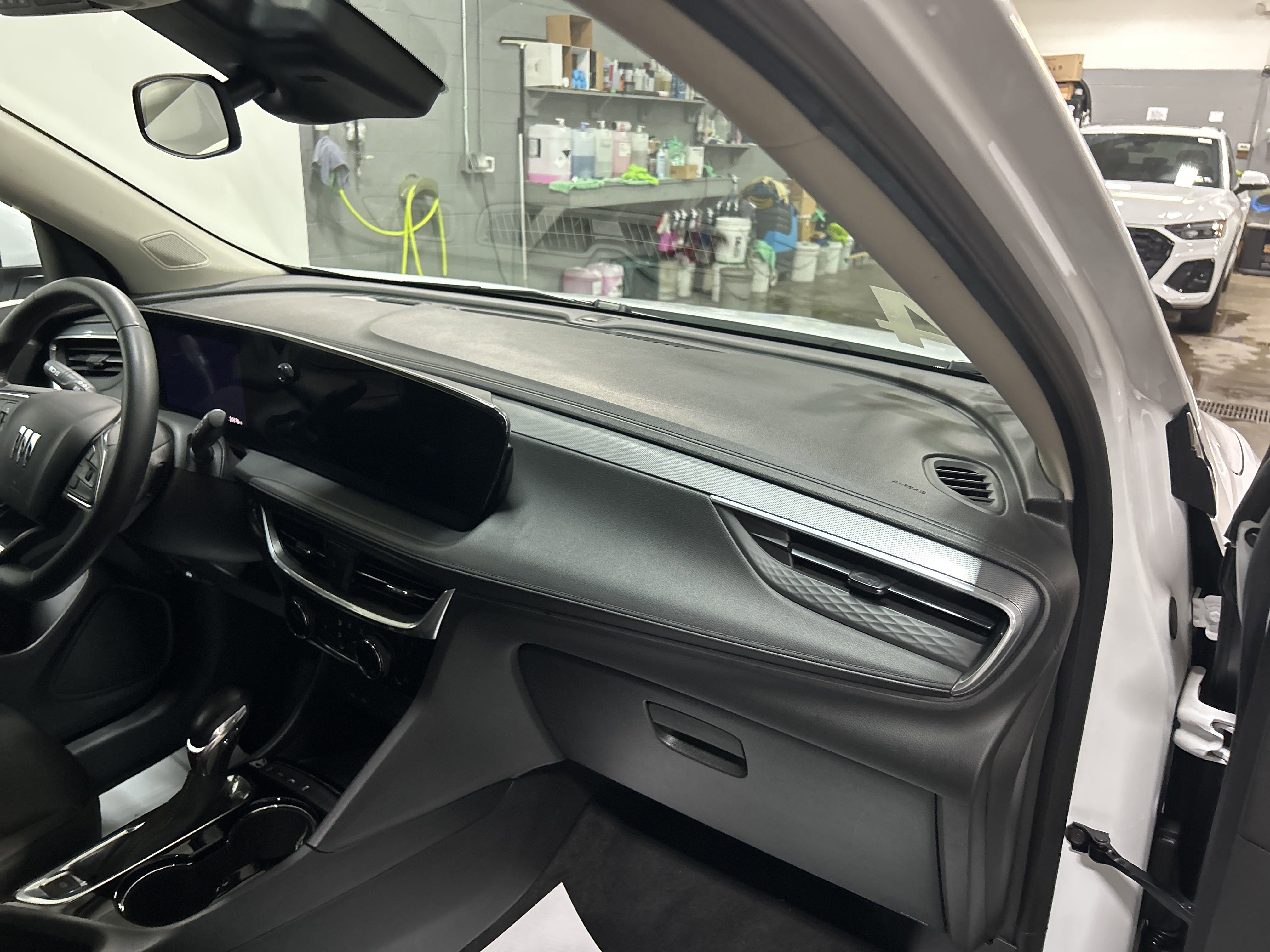 Used 2024 Buick Encore GX Sport Touring image 30