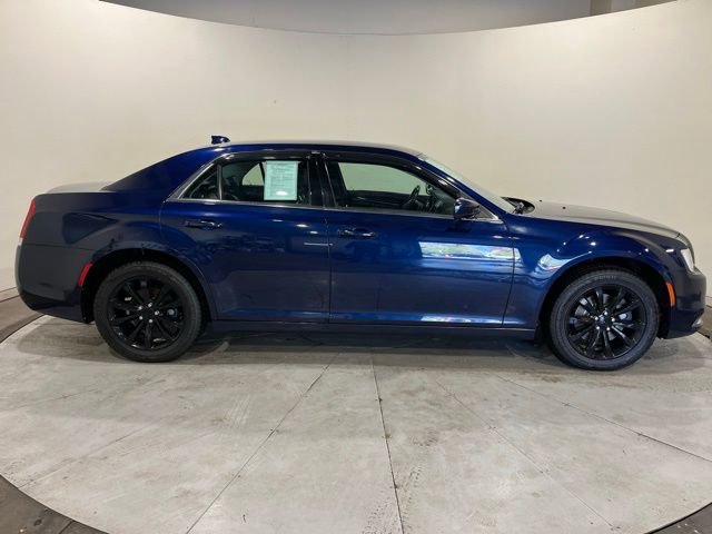 Used 2016 Chrysler 300 Limited w/ Driver Convenience Group AWD/4WD image 4