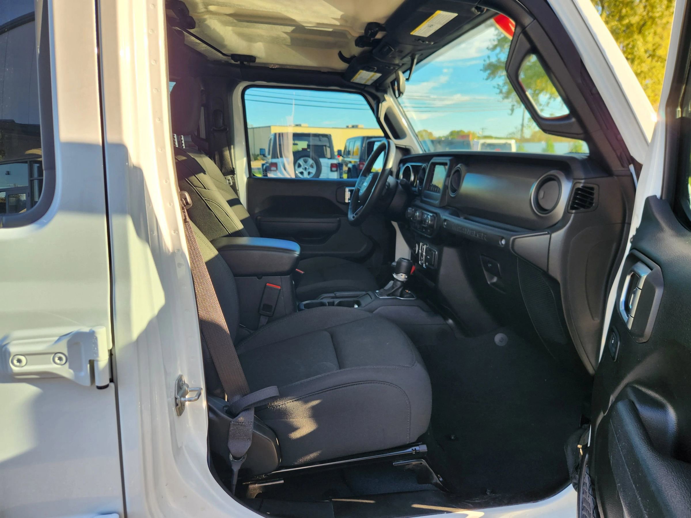 Used 2022 Jeep Wrangler Unlimited Sport image 37