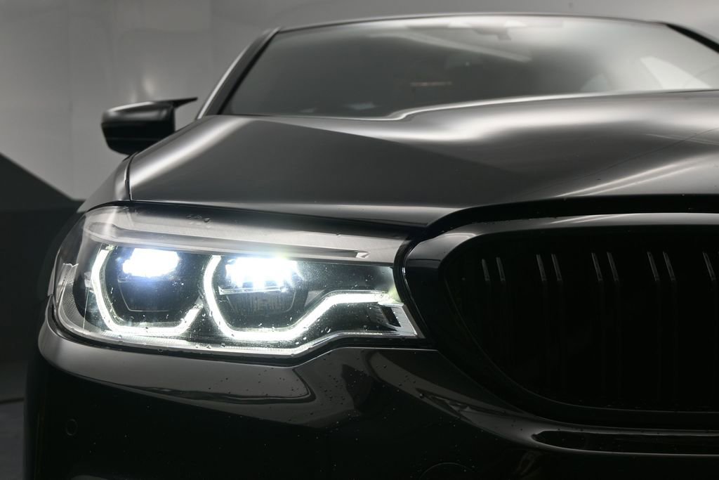 Used 2020 BMW M550i xDrive image 28