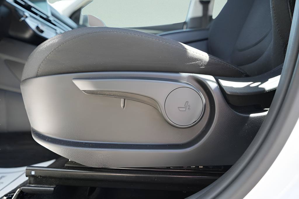 Used 2025 Hyundai Tucson SE AWD/4WD image 22