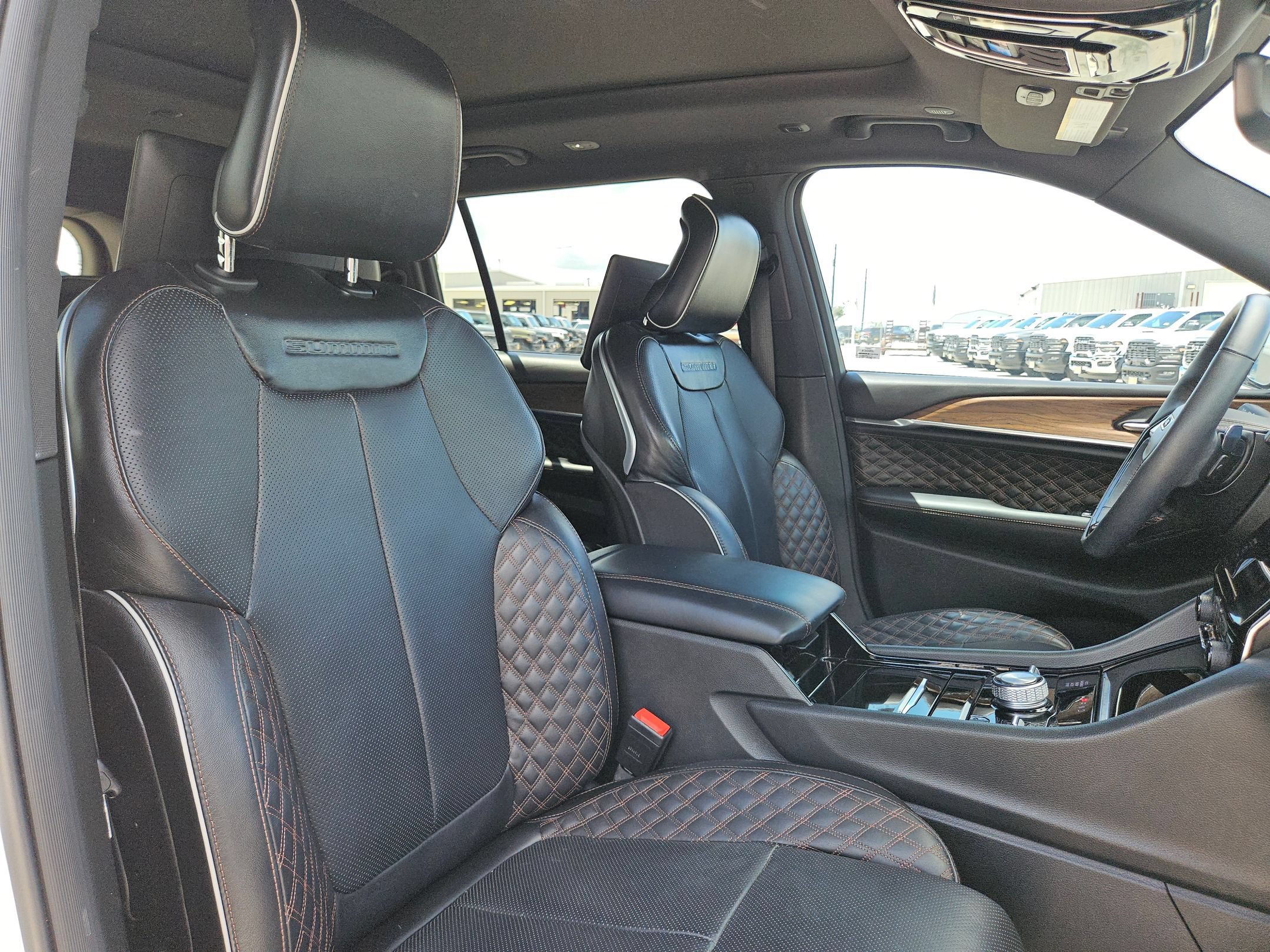 Used 2023 Jeep Grand Cherokee L Summit w/ Rear Seat Video Group I AWD/4WD image 30