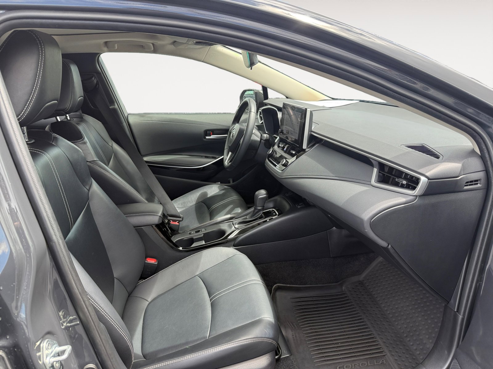 Used 2023 Toyota Corolla XLE FWD image 19