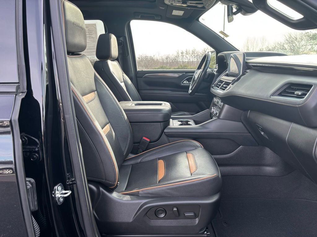 Used 2022 GMC Yukon AT4 w/ Technology Package image 27