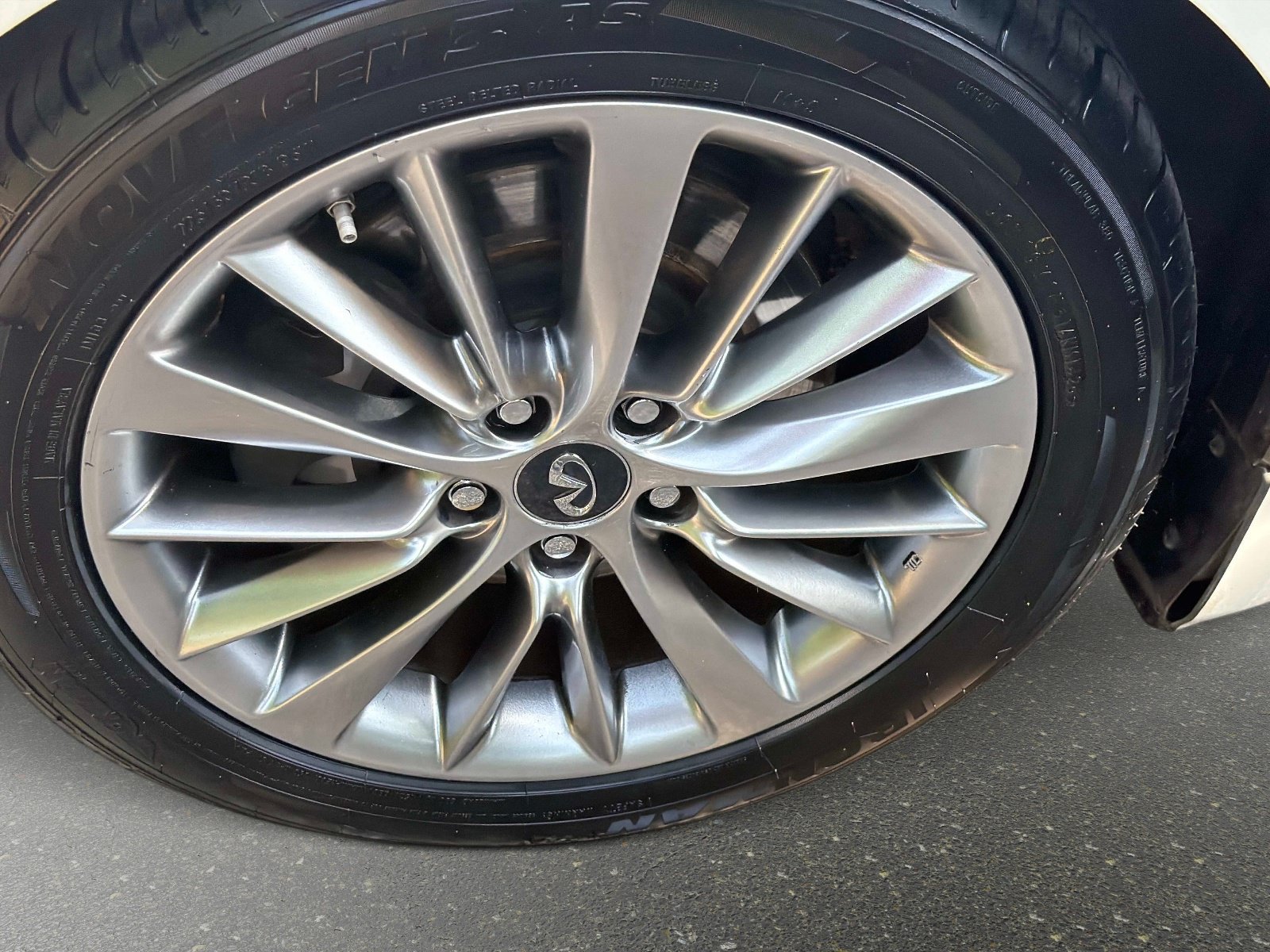 Used 2018 INFINITI Q50 Luxe w/ Cargo Package (L95) RWD image 10