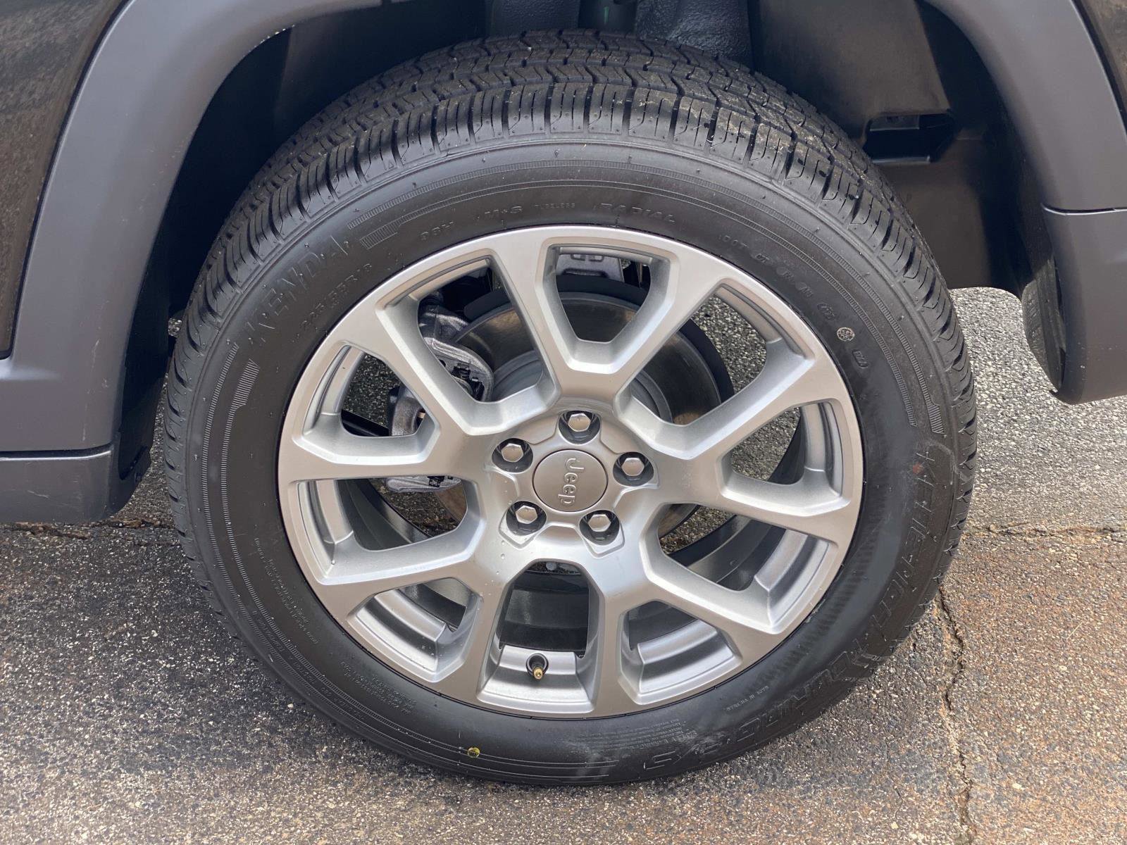 Used 2022 Jeep Compass Latitude image 15