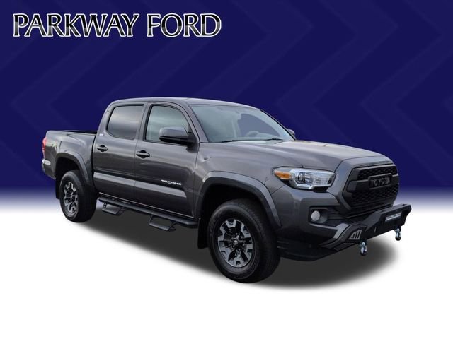 Used 2017 Toyota Tacoma SR5 w/ Tow Package image 7