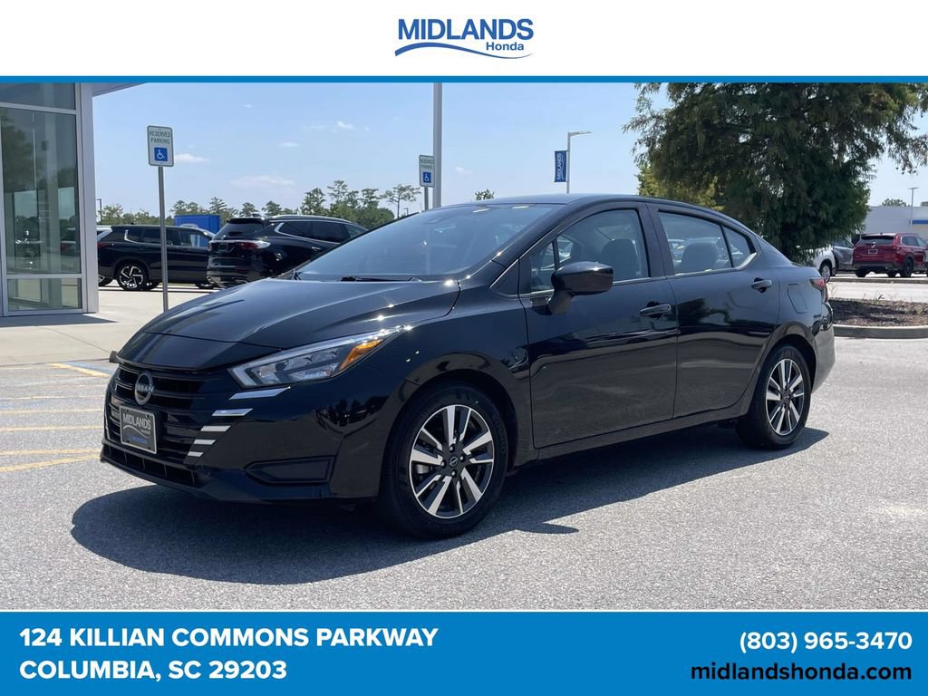Used 2025 Nissan Versa SV FWD image 3