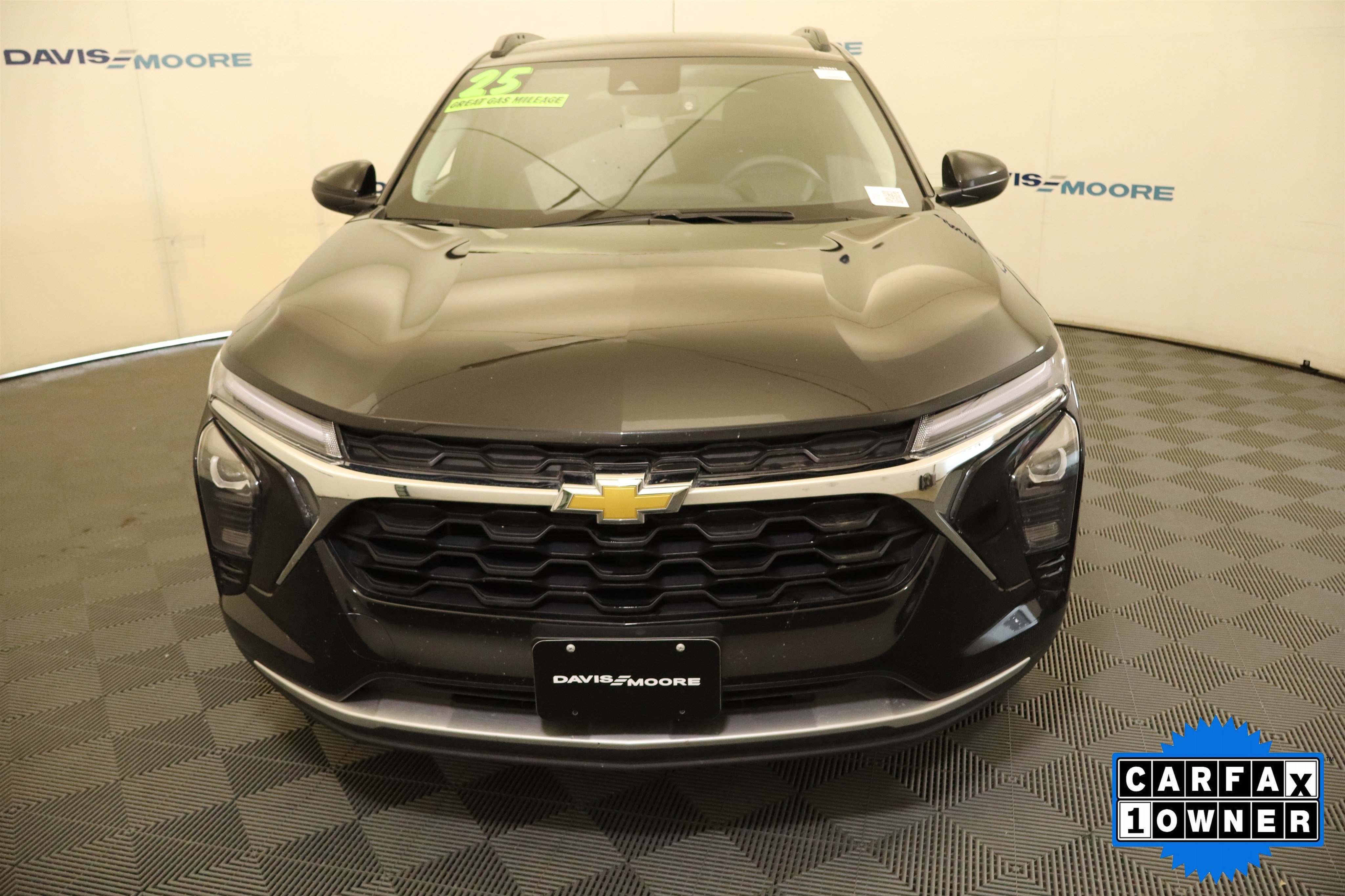 Used 2025 Chevrolet Trax LT FWD image 14