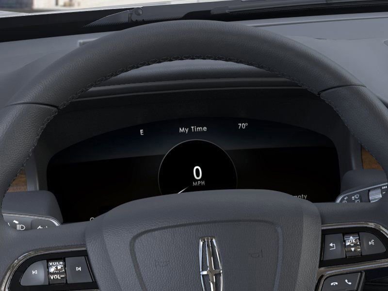 Used 2023 Lincoln Nautilus Reserve w/ Equipment Group 202A image 13