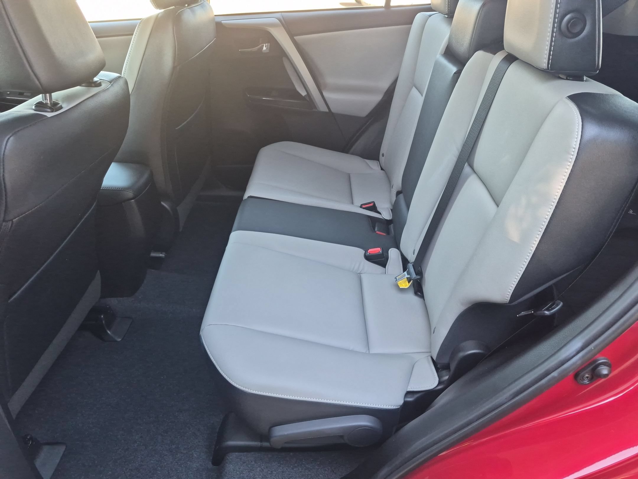Used 2016 Toyota RAV4 Limited AWD/4WD image 24