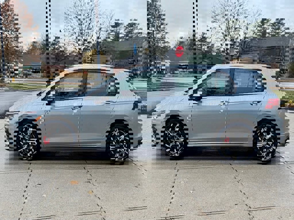 New 2026 Volkswagen GTI SE image 17