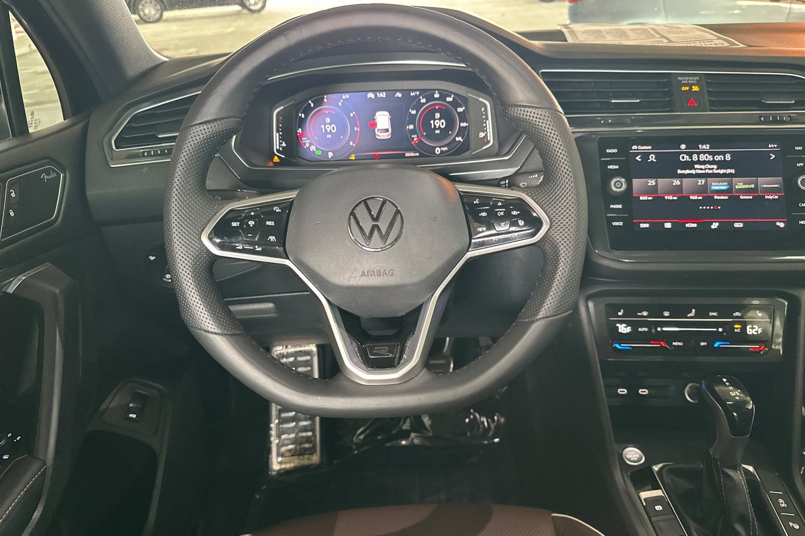Used 2022 Volkswagen Tiguan SEL R-Line AWD/4WD image 17