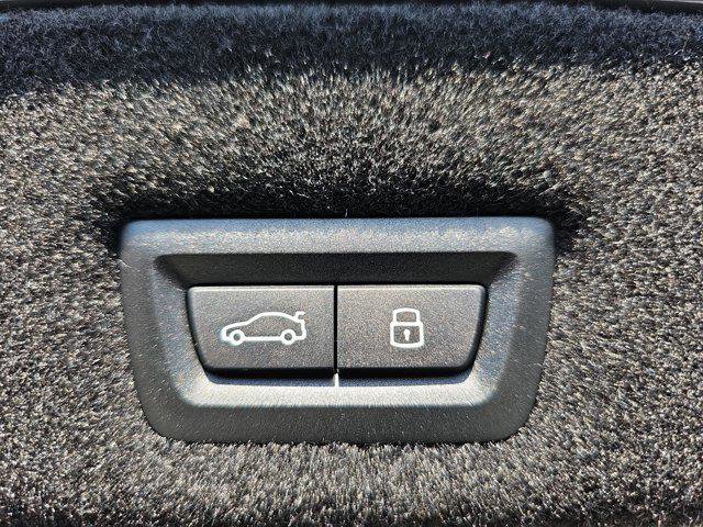 New 2025 BMW i7 eDrive50 w/ Premium Package image 13