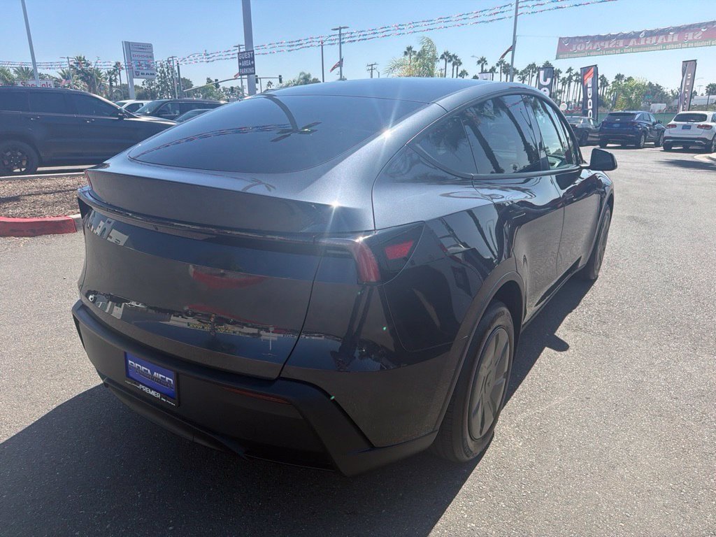 Used 2026 Tesla Model Y 2WD image 5
