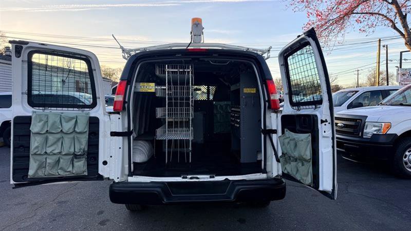Used 2011 Chevrolet Express 2500 RWD image 28
