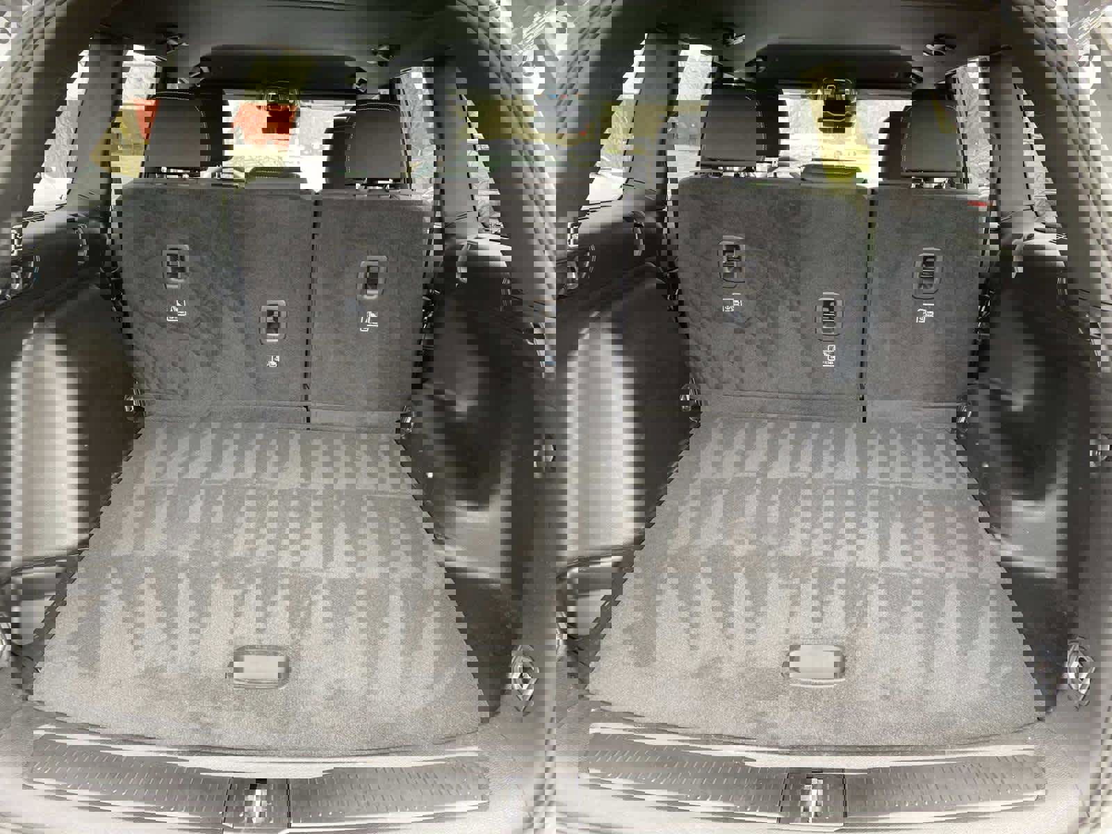 Certified 2025 Jeep Grand Cherokee Laredo w/ Luxury Tech Group I AWD/4WD image 5