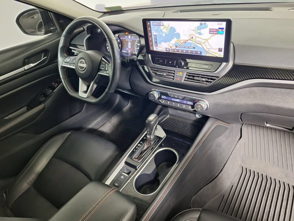 Used 2024 Nissan Altima 2.0 SR FWD image 27