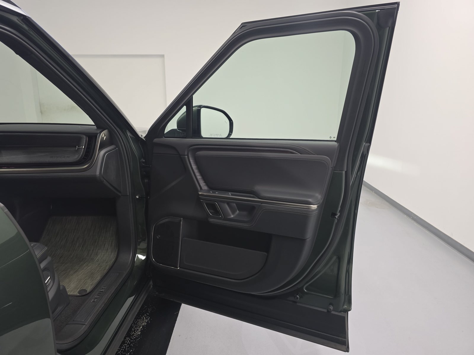 Used 2023 Rivian R1S Adventure Quad AWD/4WD image 18