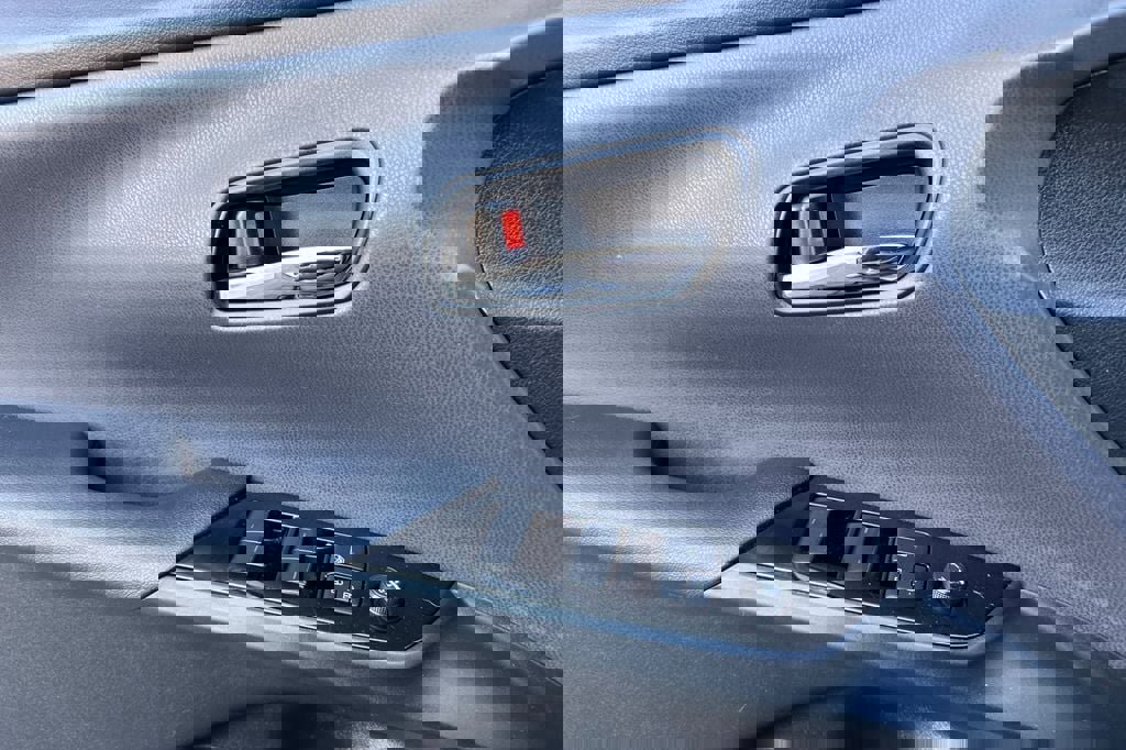 Used 2019 Toyota Prius Prime Plus image 8