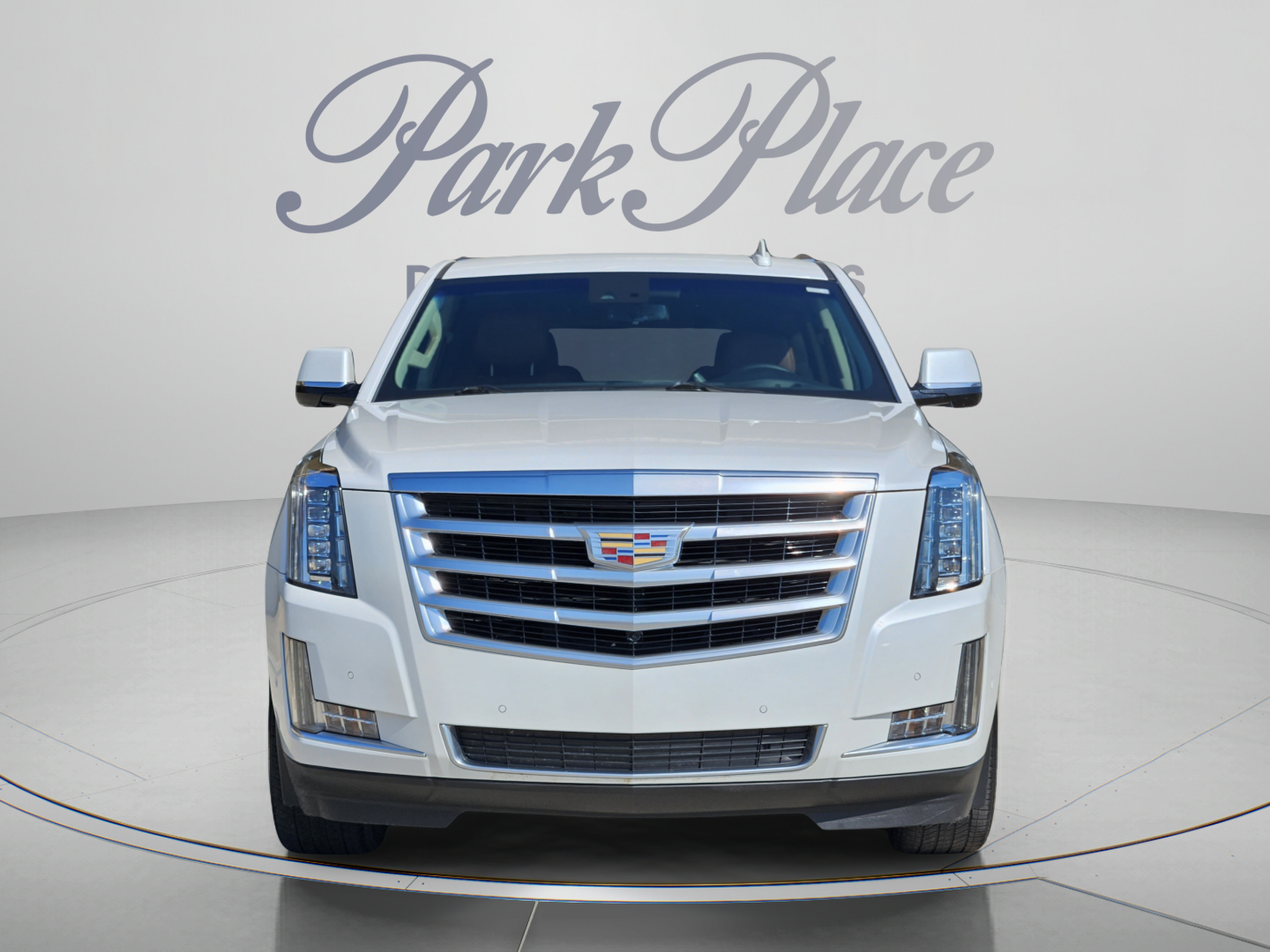 Used 2017 Cadillac Escalade Luxury RWD image 9
