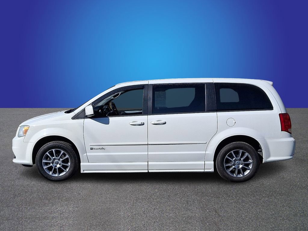 Used 2011 Dodge Grand Caravan R/T image 7
