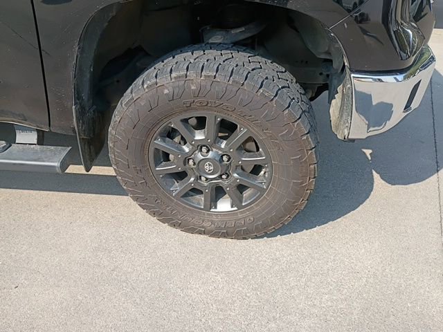 Used 2021 Toyota Tundra SR5 w/ Trail Edition image 14