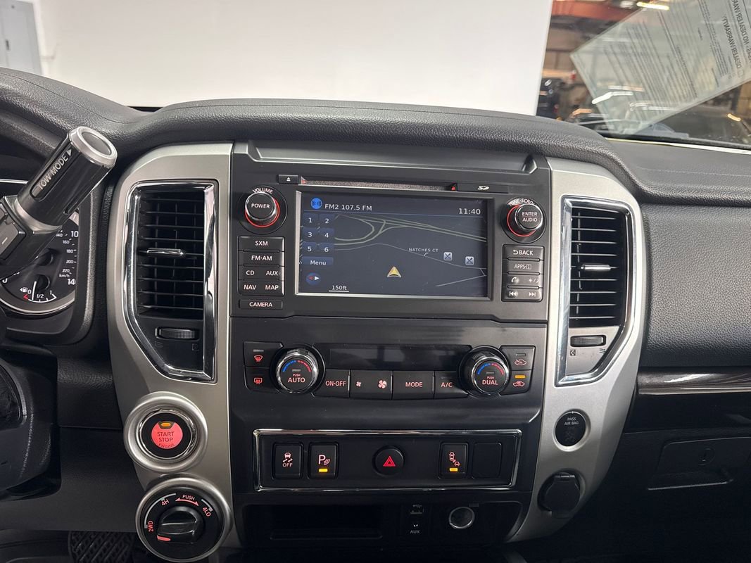 Used 2018 Nissan Titan SV w/ SV Convenience Package image 13