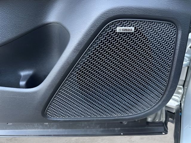 Used 2025 Mitsubishi Outlander SE image 11