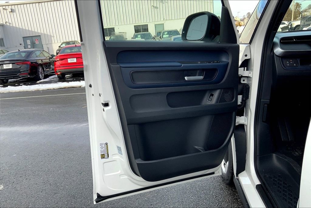 New 2025 Volkswagen ID. Buzz Pro S image 19