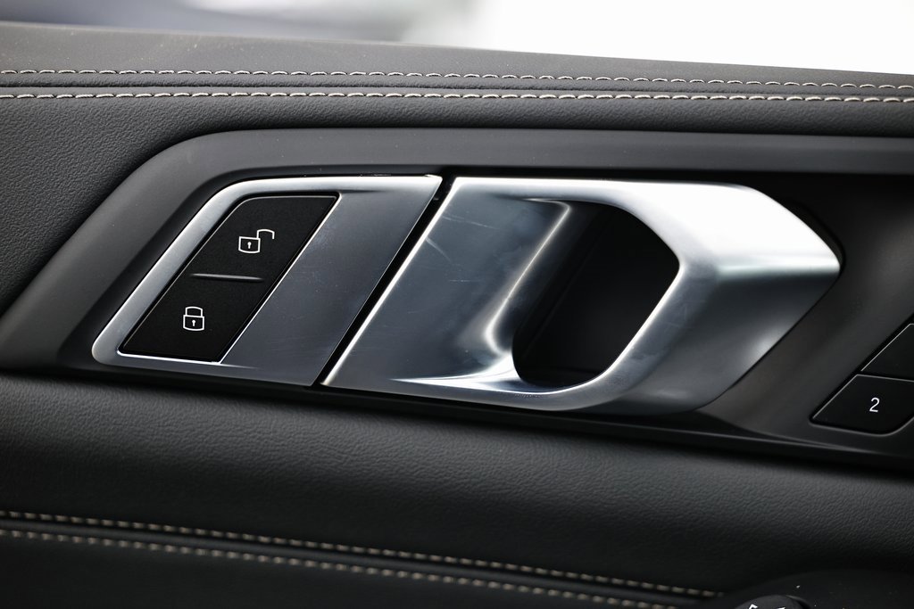 New 2026 BMW X5 M60i w/ Climate Comfort Package image 16