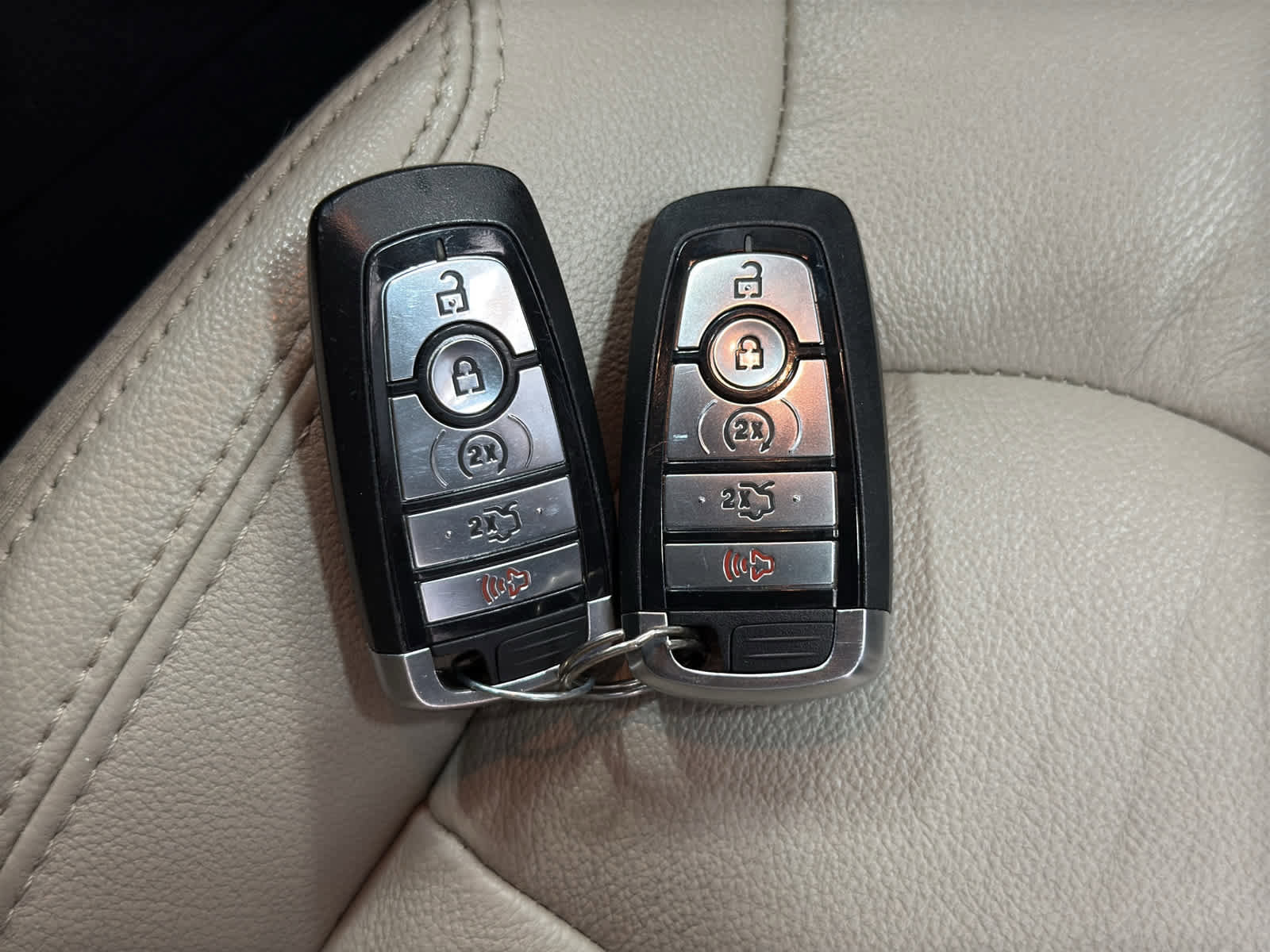 Used 2018 Ford Explorer XLT w/ Equipment Group 202A image 29